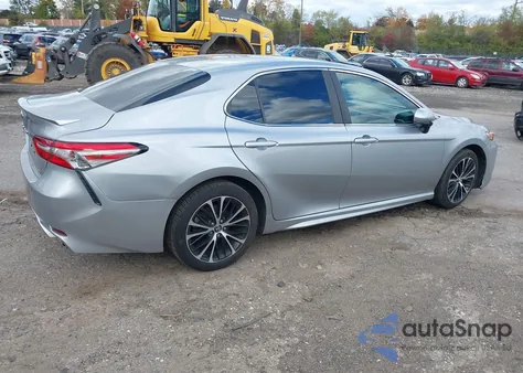 2018 Toyota Camry Se z USA, uszkodzony, nr VIN 4T1B11HK4JU677480